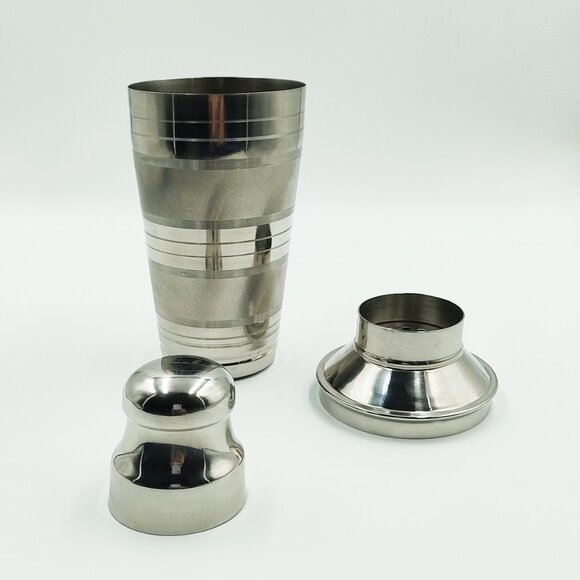 1970s Gorgeous Cocktail Shaker in Stainless Steel. Made in USA - Picture 5 of 7
